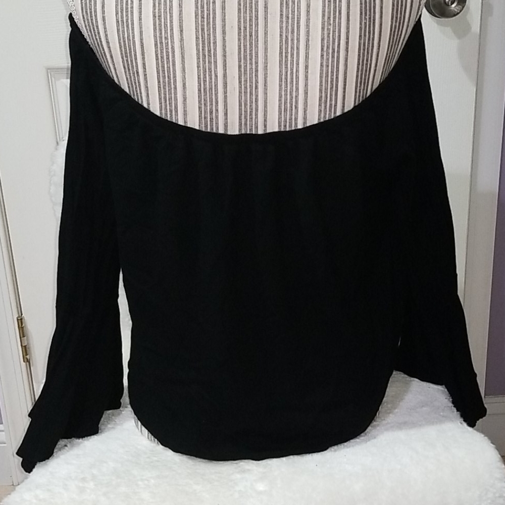 Ambiance off the shoulder top - Picture 3 of 10